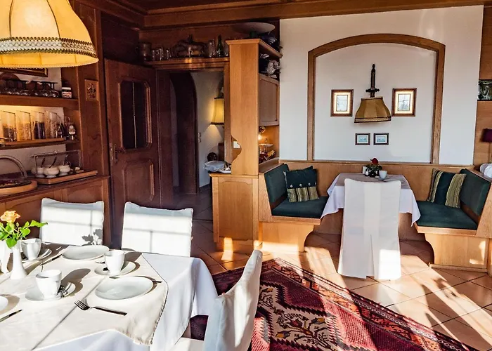 Guest house Bergschlossl 4*